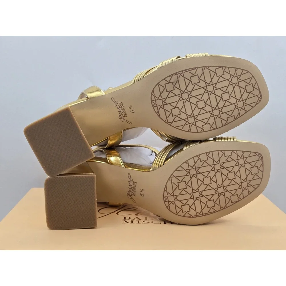 Badgley Mischka this listing
